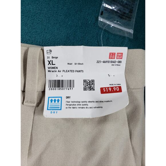 Uniqlo Pants Size 31 Womens Beige Stretch Chino Khaki Pleated Straight NWT - Picture 3 of 14